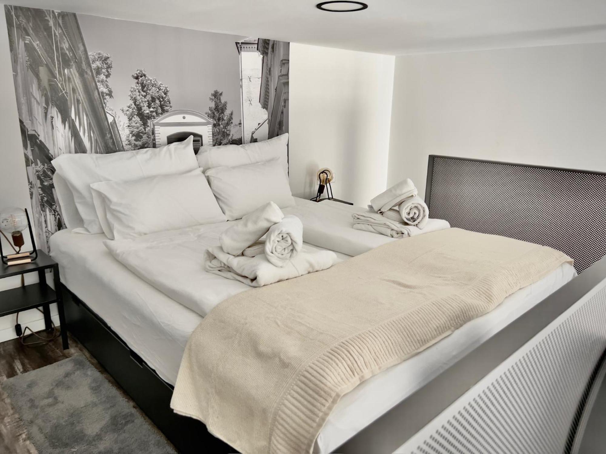 Zagreb Industrial Charm 1 & 2 Apartment Luaran gambar